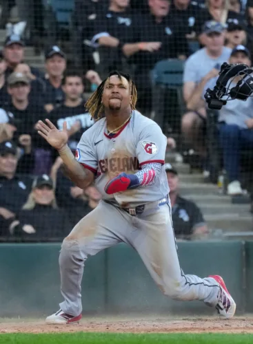 Guardians stave off elimination